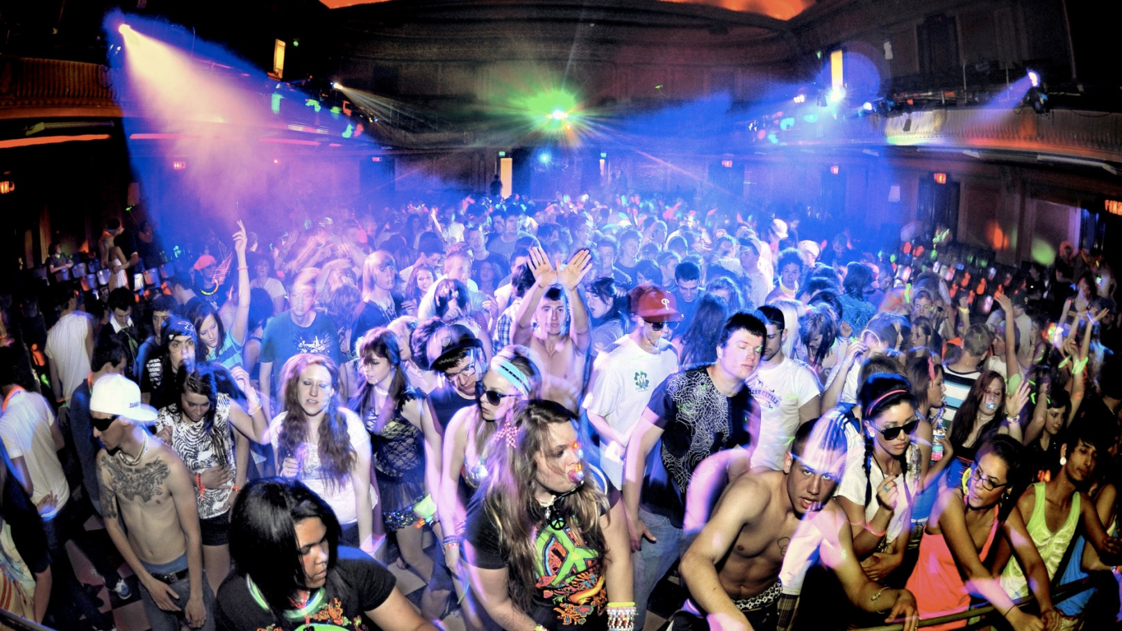 eat-sleep-rave-repeat-30-of-the-best-old-skool-90s-rave-tracks